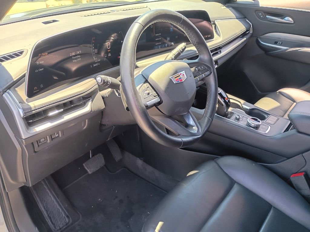 Used 2025 Cadillac XT4 Premium Luxury FWD image 9