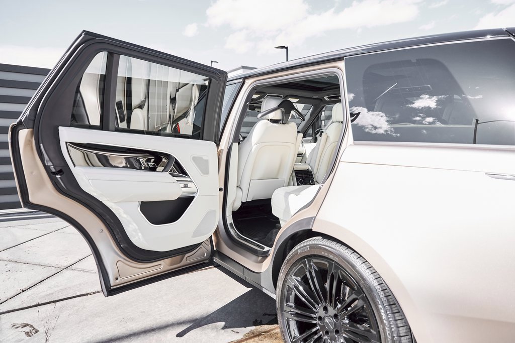 Used 2026 Land Rover Range Rover Long Wheelbase SE image 26