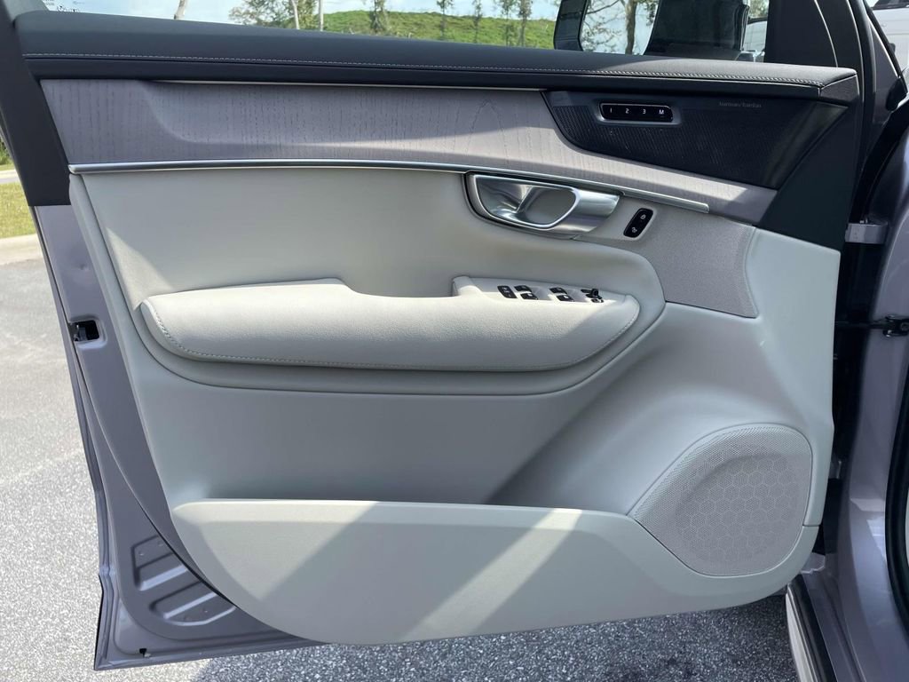 New 2026 Volvo XC90 B6 Ultra w/ Protection Package Premier image 6