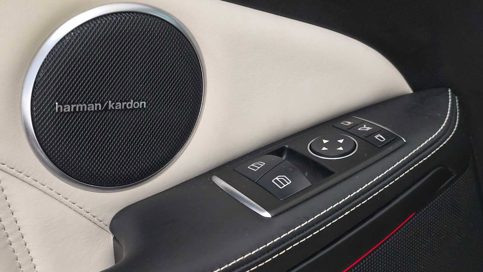 Used 2016 Mercedes-Benz SLK 300 image 23