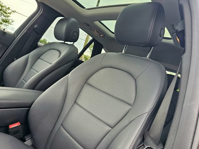 Used 2021 Mercedes-Benz GLC 300 4MATIC image 20