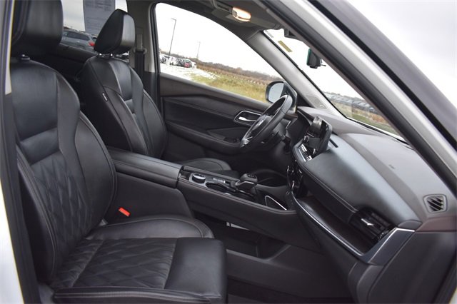 Used 2021 Nissan Rogue Platinum image 13