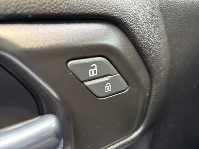 Used 2021 Chevrolet Silverado 1500 Custom Trail Boss w/ LPO, Dark Essentials Package image 14