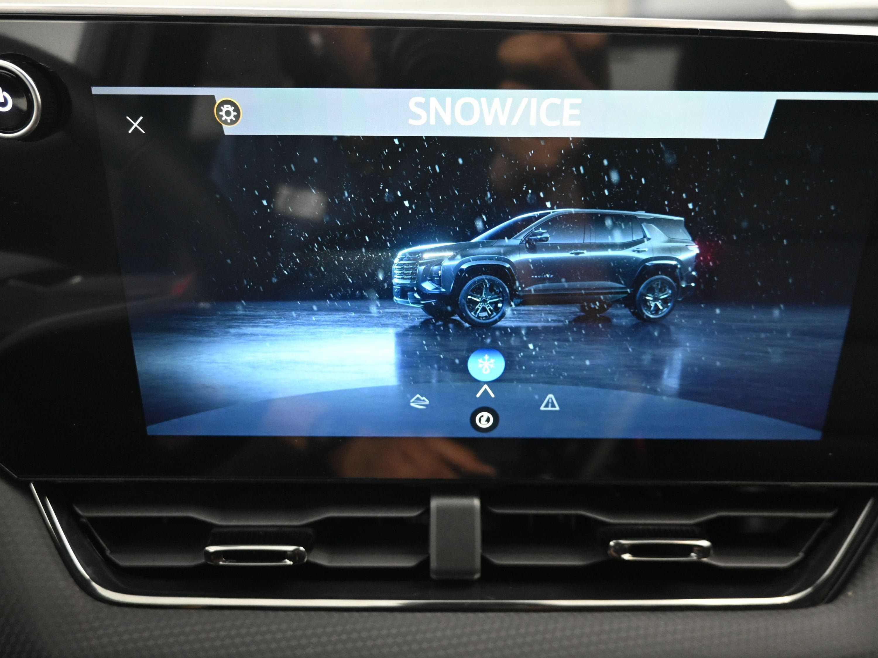 New 2026 Chevrolet Equinox RS w/ Safety and Technology Package AWD/4WD image 23