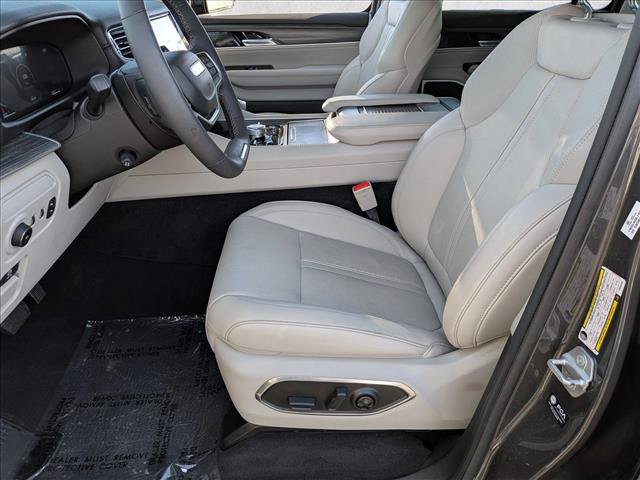 Used 2023 Jeep Wagoneer Series III w/ Preferred Equipment Group AWD/4WD image 21
