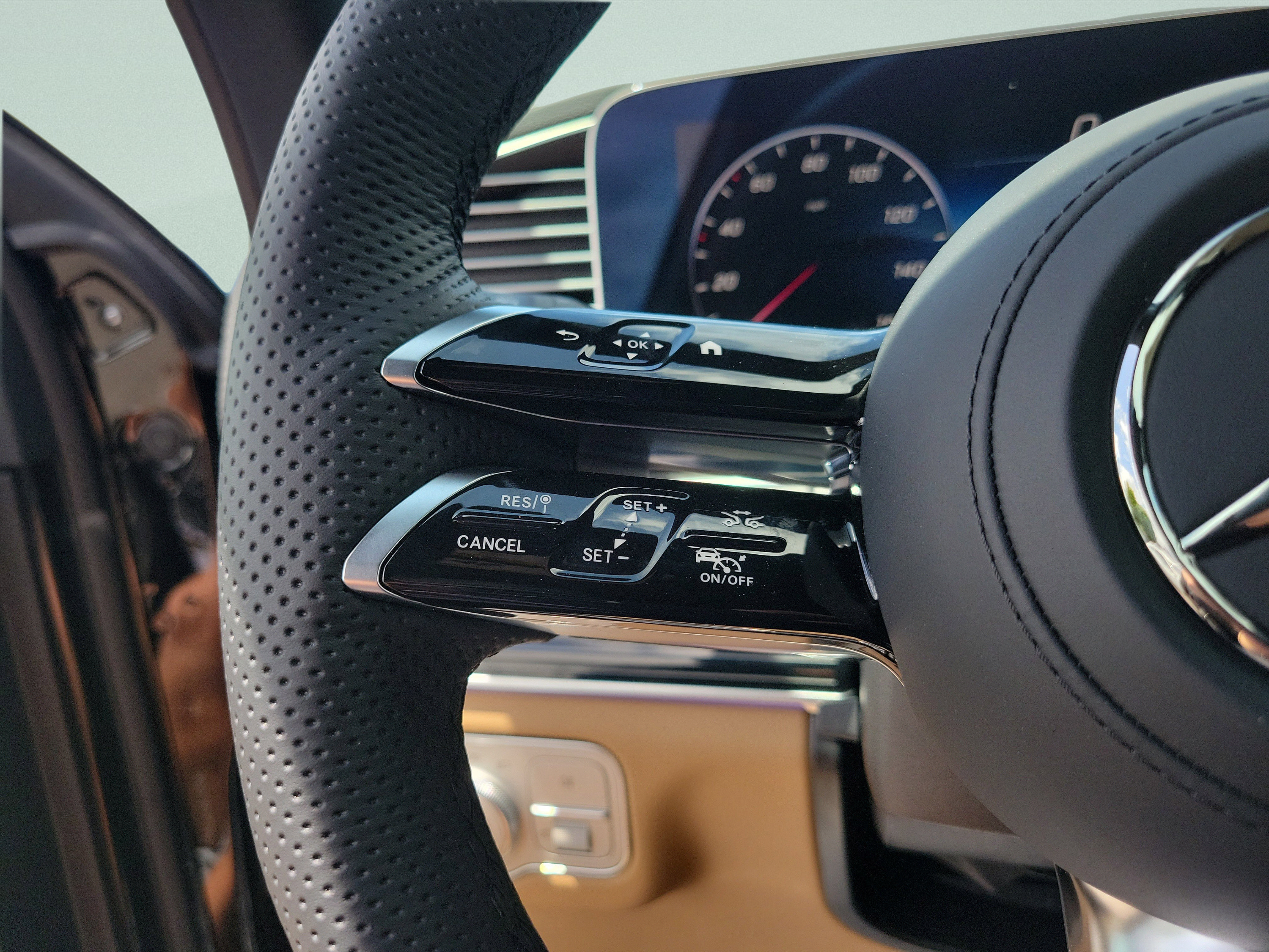 New 2026 Mercedes-Benz GLS 450 4MATIC image 25