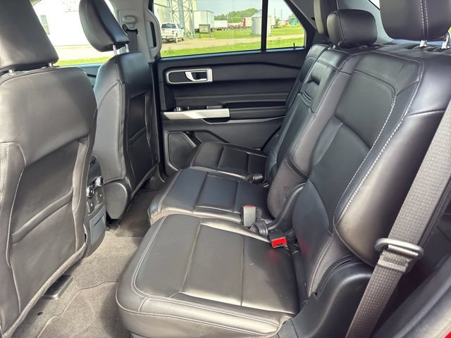Used 2023 Ford Explorer XLT w/ Equipment Group 202A AWD/4WD image 15