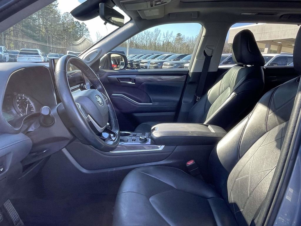 Used 2022 Toyota Highlander Platinum image 24