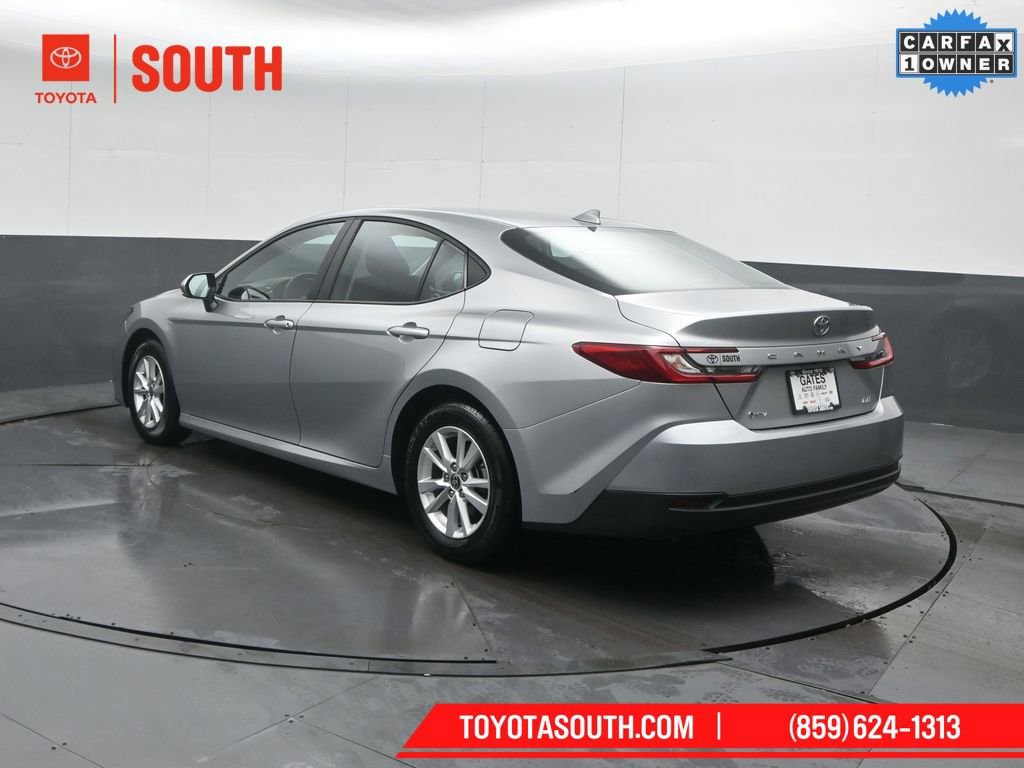 Used 2025 Toyota Camry LE image 8