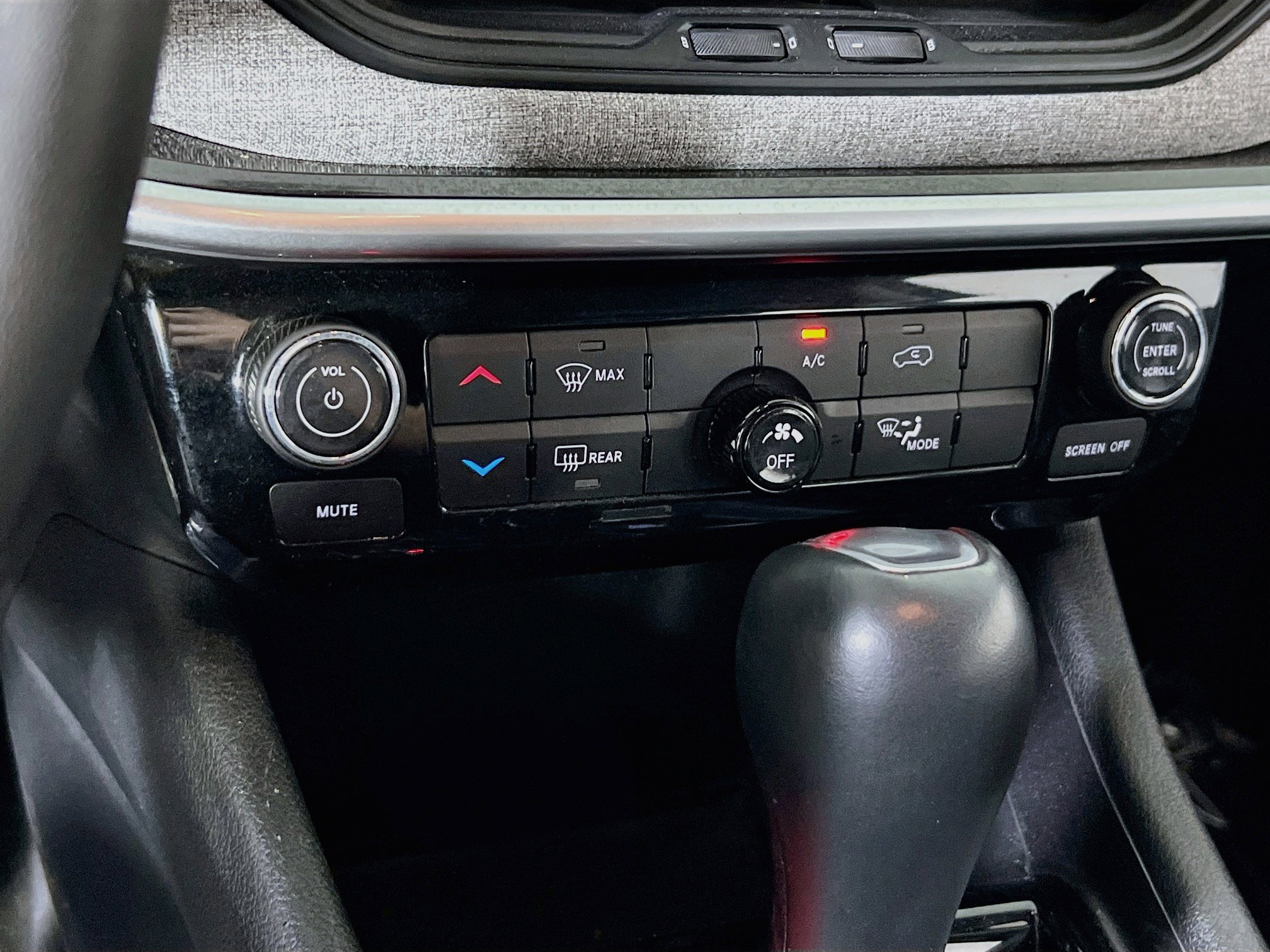 Used 2022 Jeep Compass Latitude AWD/4WD image 15