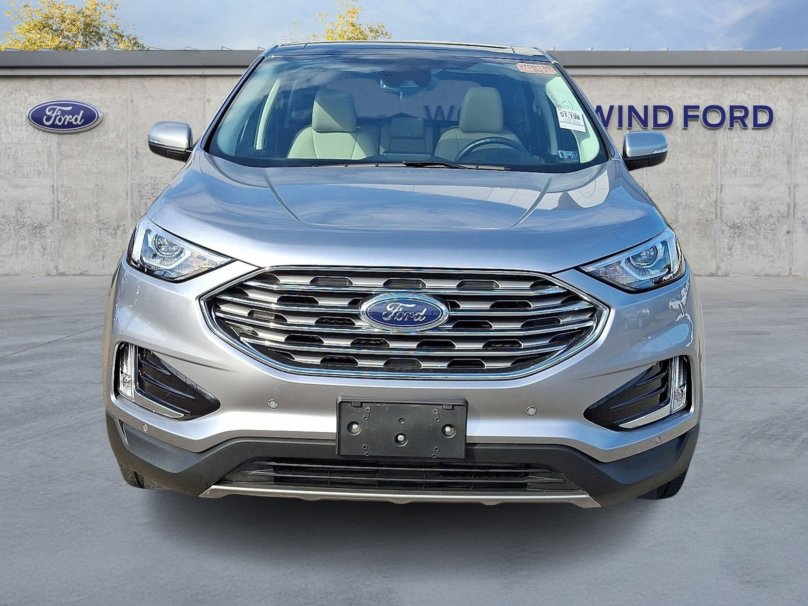 Used 2022 Ford Edge Titanium image 2