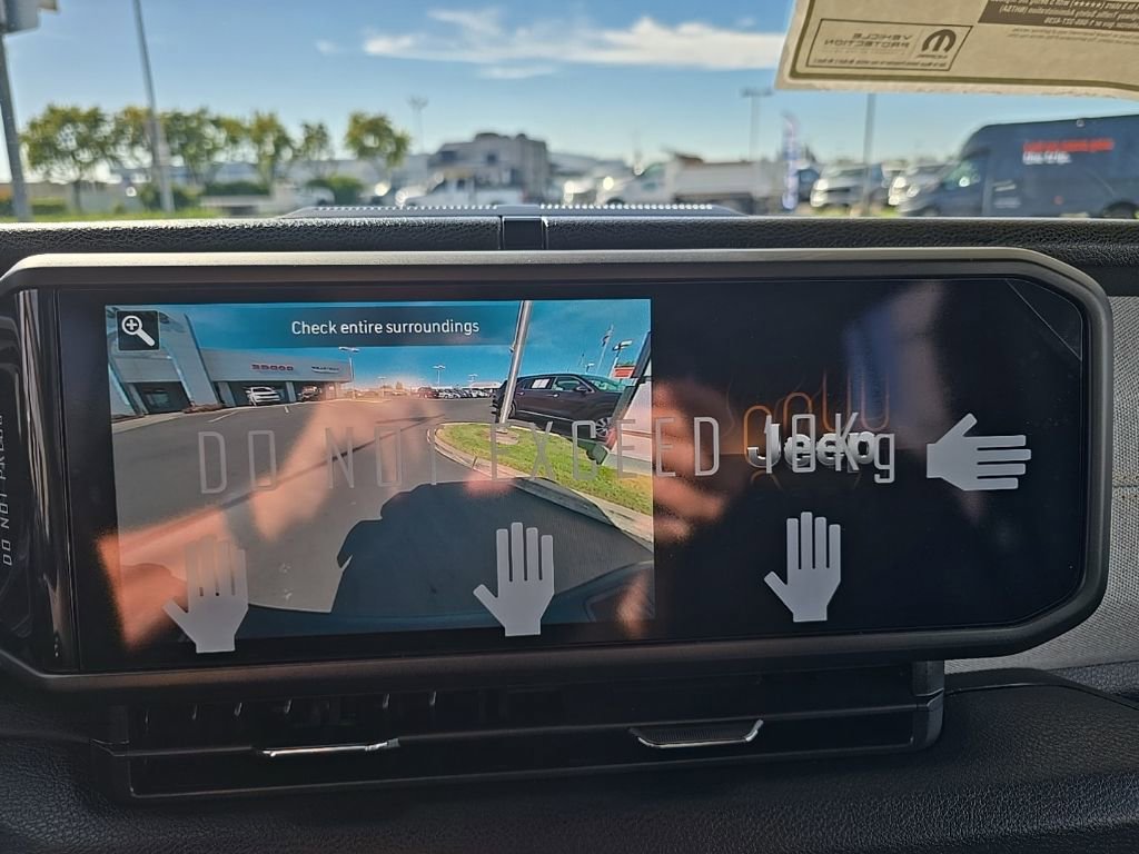 New 2025 Jeep Gladiator Sport image 36