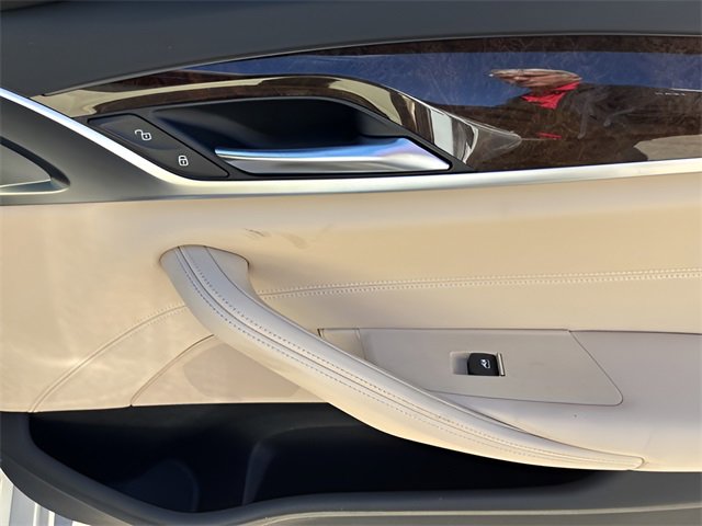 Used 2019 BMW 530e w/ Premium Package image 15