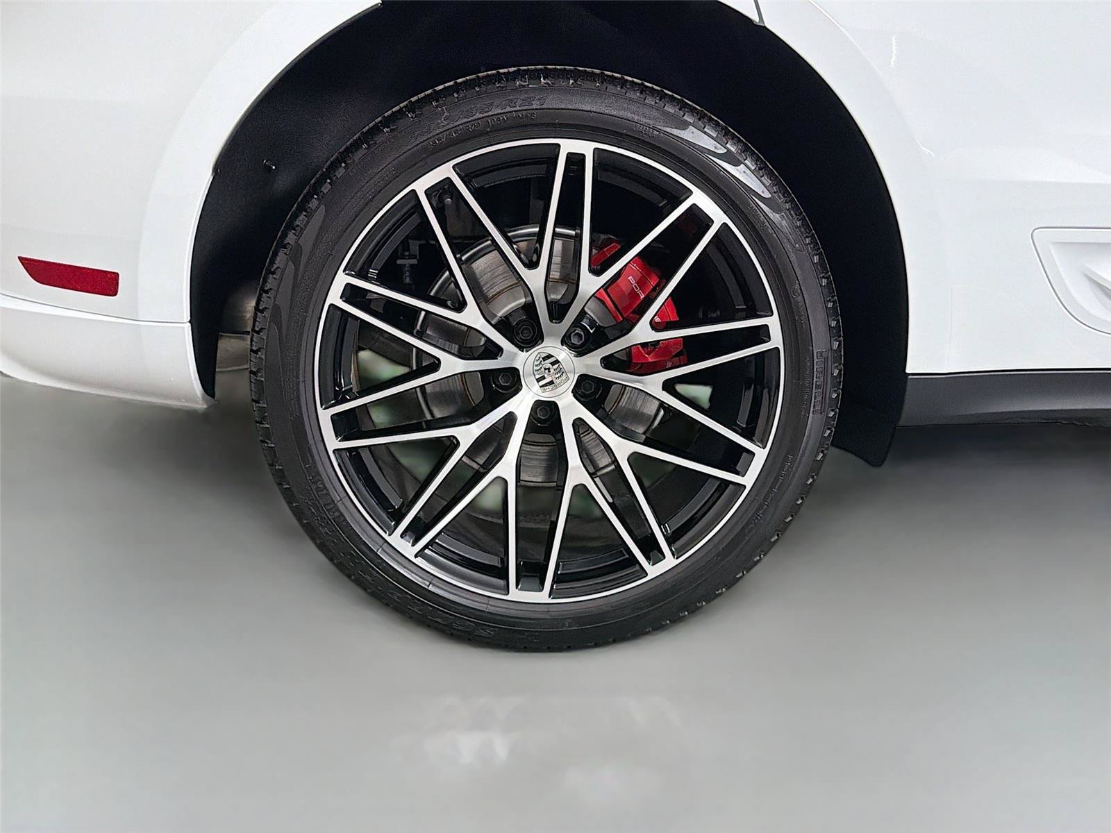 Certified 2025 Porsche Macan S AWD/4WD image 13