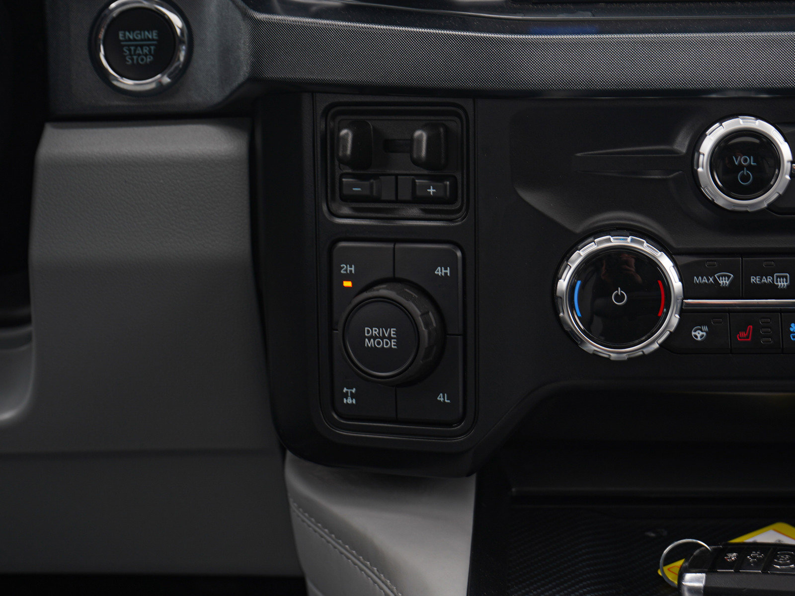 Used 2024 Ford F350 Limited w/ FX4 Off-Road Package image 20