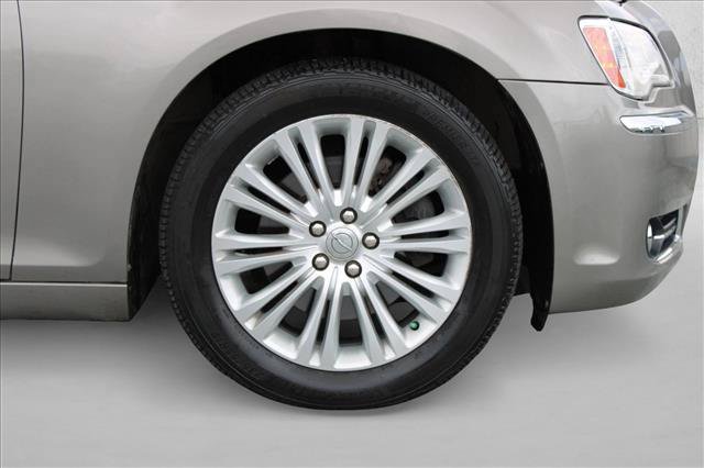 Used 2014 Chrysler 300 C AWD/4WD image 14