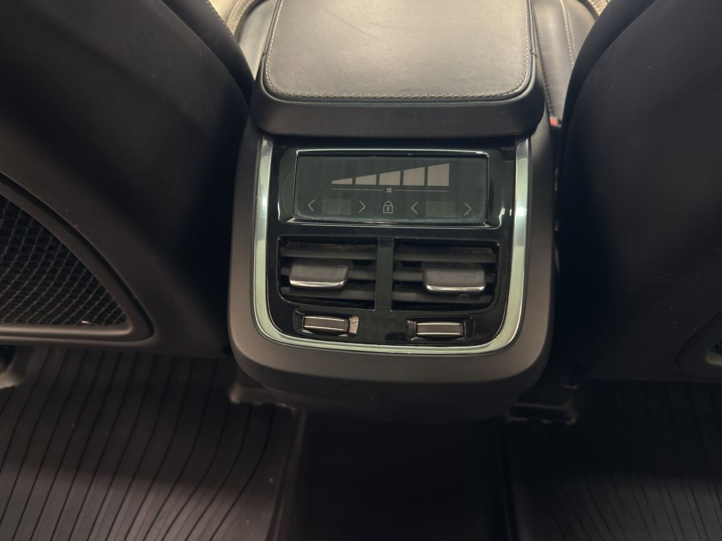 Used 2018 Volvo XC90 T6 Inscription w/ Convenience Package image 28