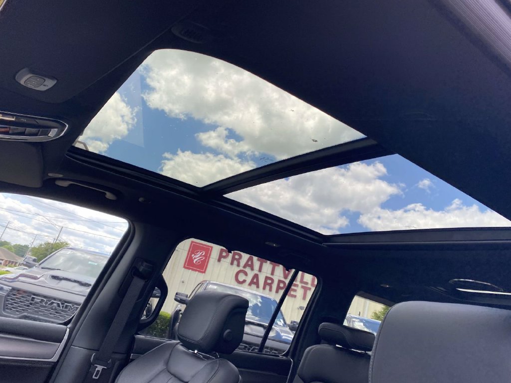 New 2026 Jeep Grand Wagoneer Limited AWD/4WD image 18