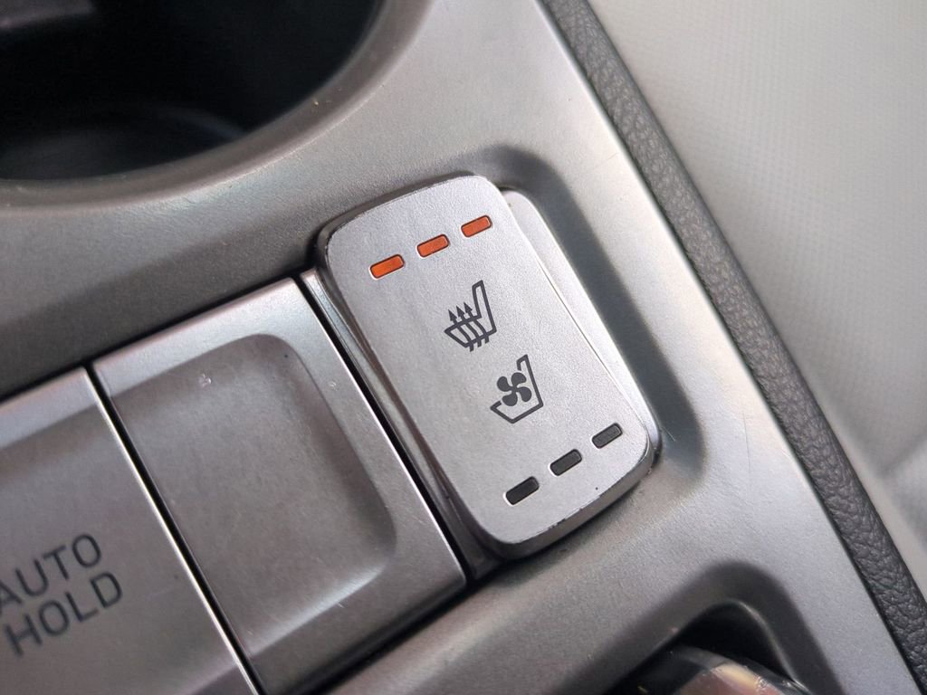 Used 2023 Hyundai Kona Limited w/ Cargo Package FWD image 29