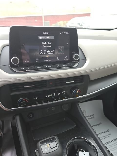 Used 2025 Nissan Rogue SV AWD/4WD image 15