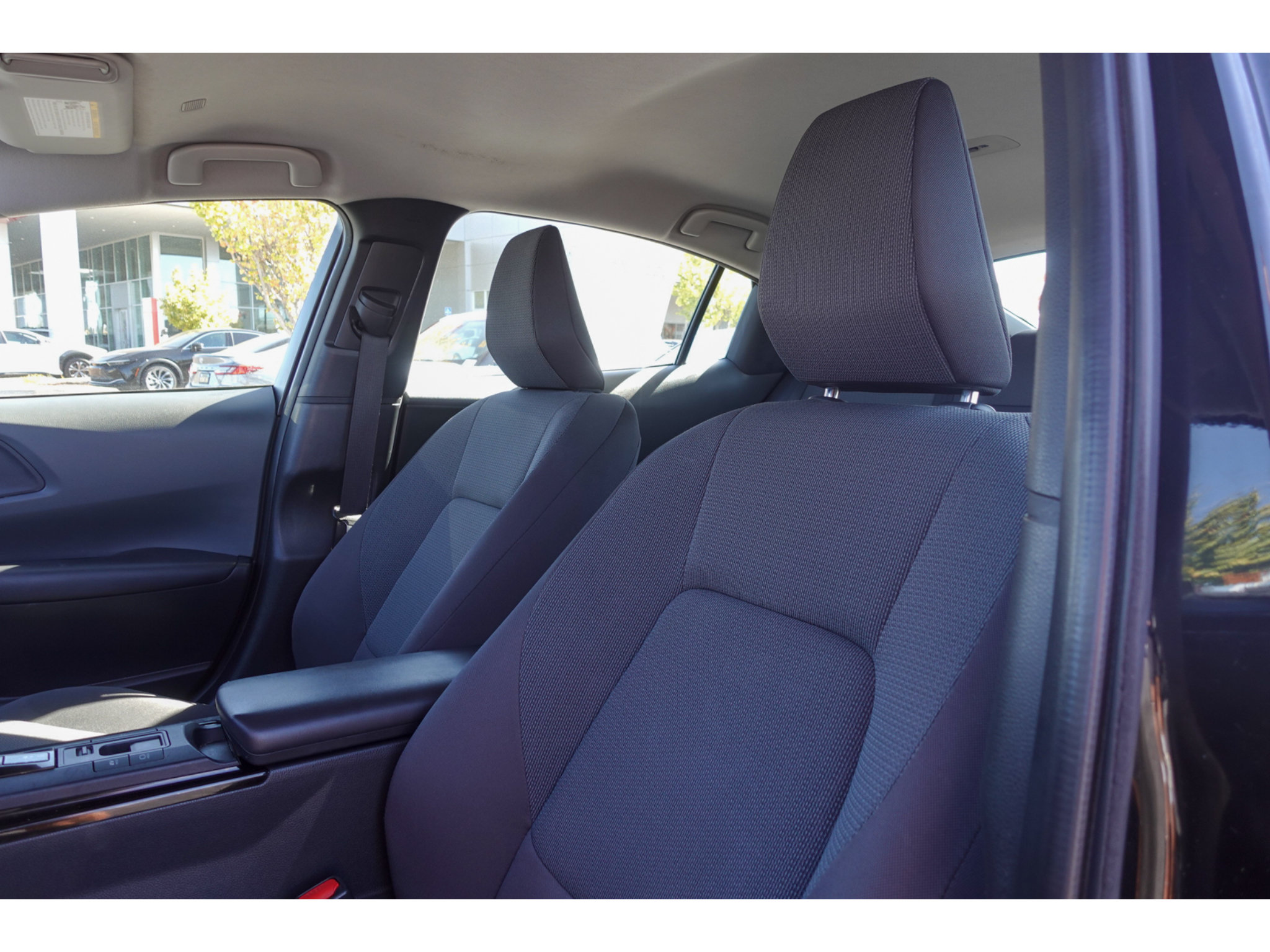 Used 2024 Toyota Prius LE FWD image 10