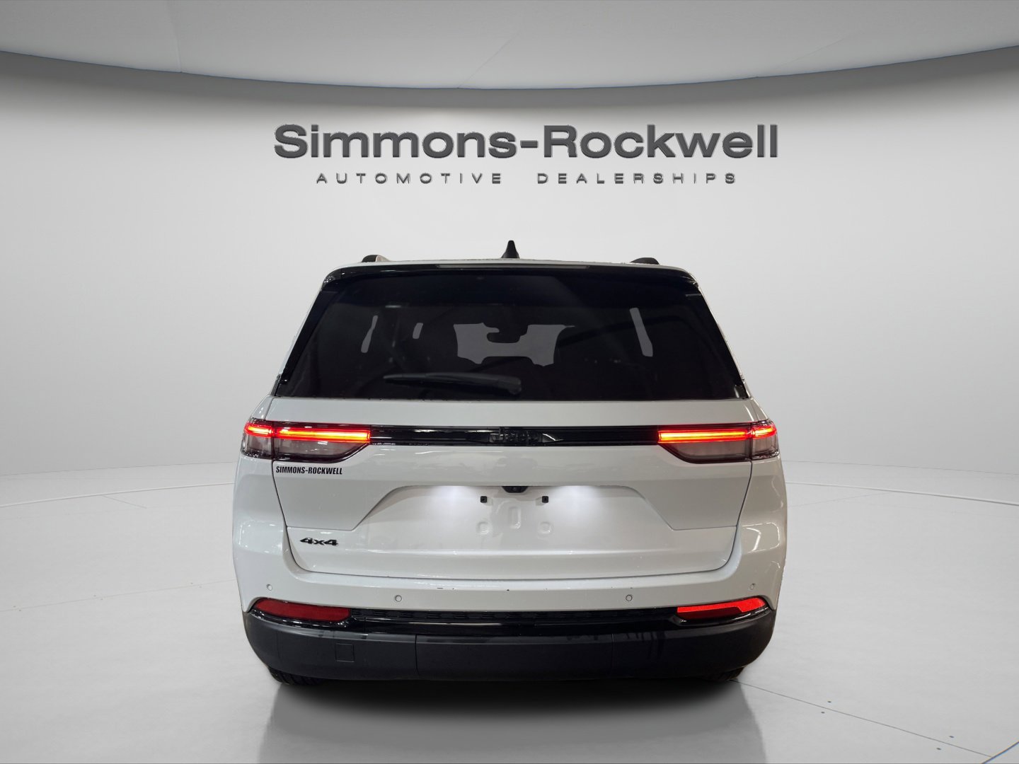 Used 2024 Jeep Grand Cherokee Altitude image 6