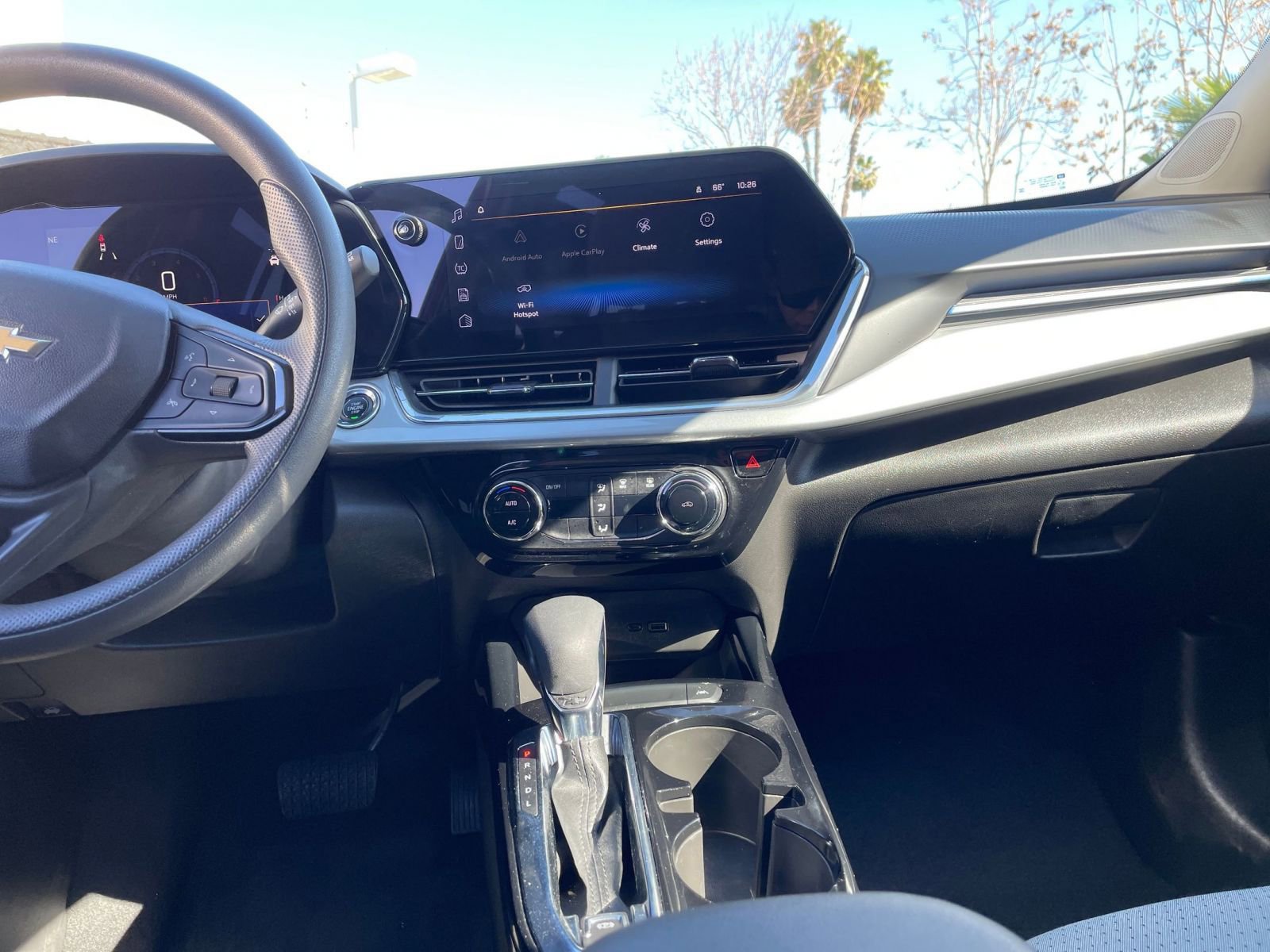 Used 2025 Chevrolet Trax LT image 17