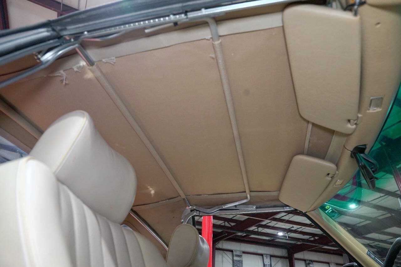Used 1987 Mercedes-Benz 560 SL image 32