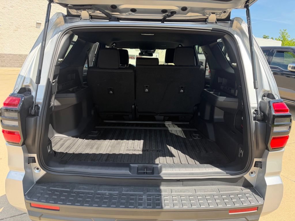 Certified 2025 Toyota 4Runner SR5 AWD/4WD image 29