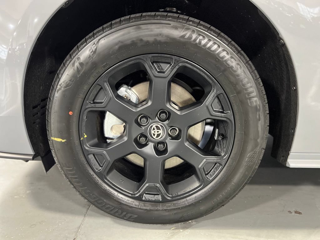 New 2026 Toyota Sienna XLE Woodland Edition AWD/4WD image 6