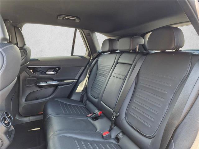 Used 2024 Mercedes-Benz GLC 300 image 17