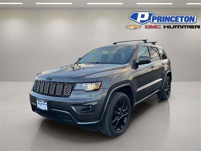 Used 2020 Jeep Grand Cherokee Altitude image 3