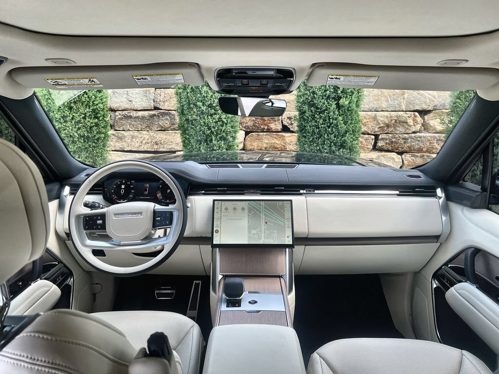 New 2026 Land Rover Range Rover Long Wheelbase SE AWD/4WD image 12