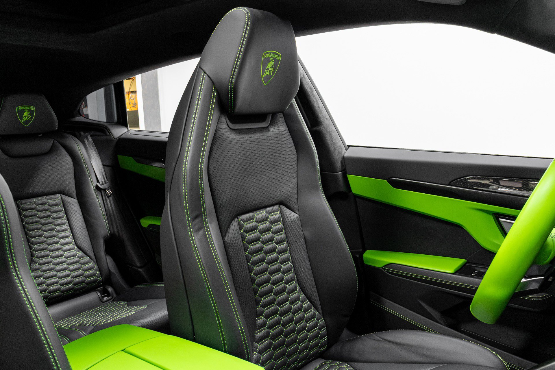 Used 2022 Lamborghini Urus image 22