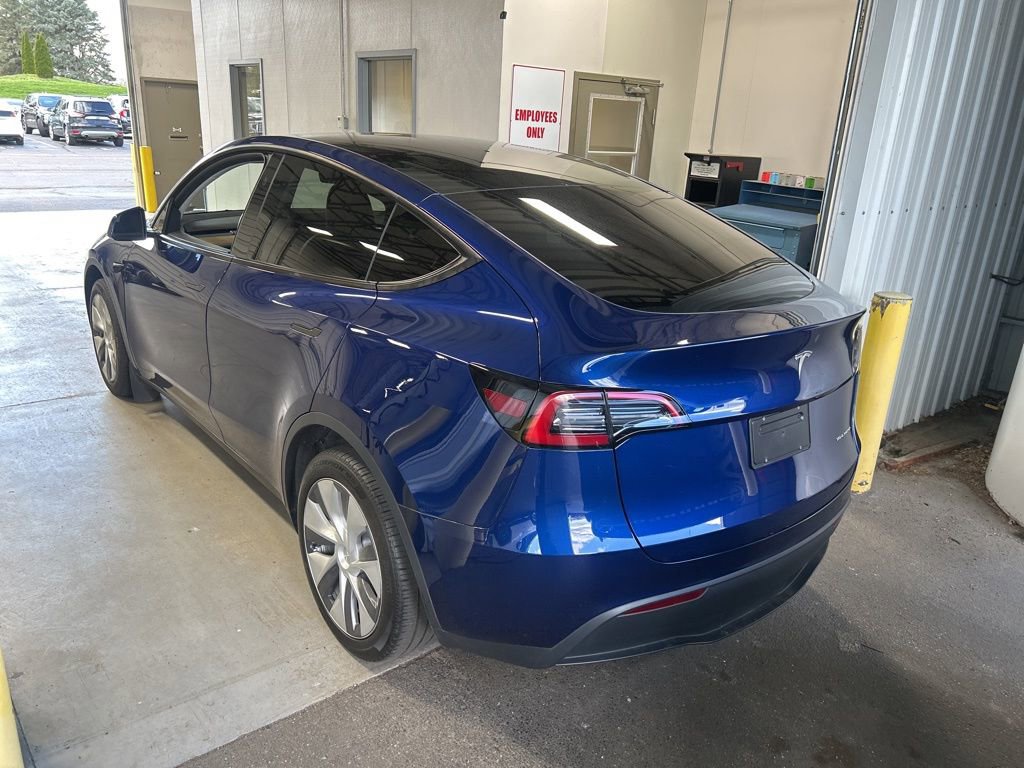 Used 2024 Tesla Model Y Long Range image 2