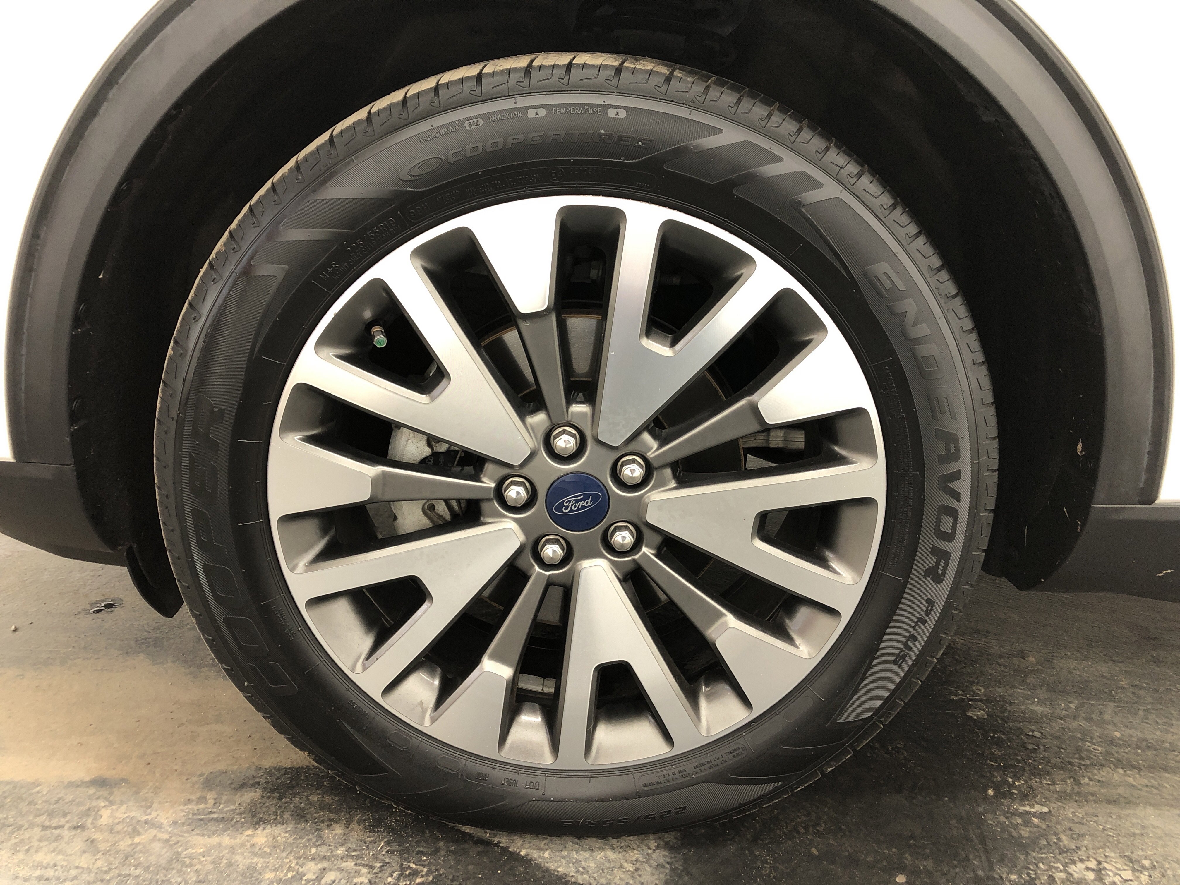 Used 2020 Ford Escape Titanium image 21