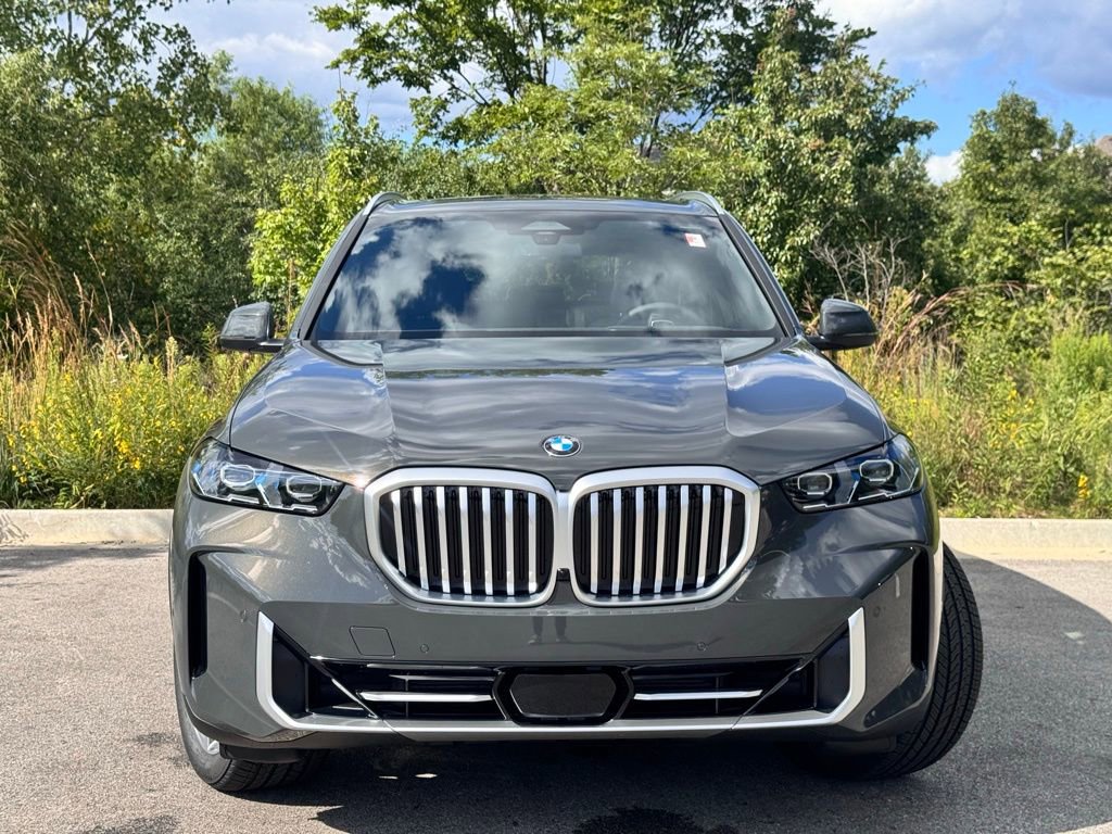 Used 2026 BMW X5 xDrive40i w/ Climate Comfort Package image 2