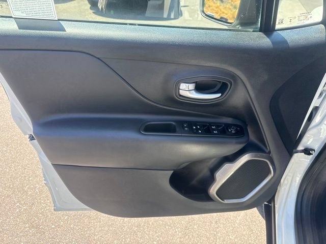 Certified 2023 Jeep Renegade Latitude AWD/4WD image 11