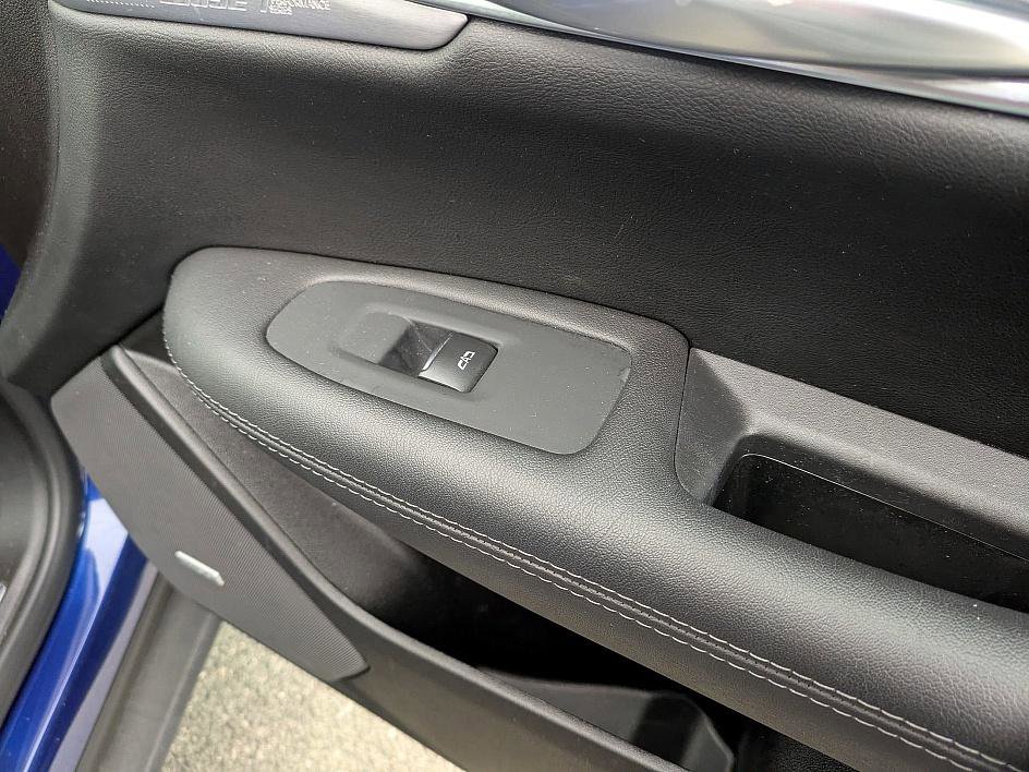 Certified 2025 Cadillac XT5 Premium Luxury image 37