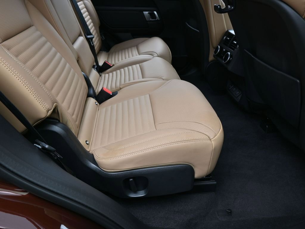 Used 2026 Land Rover Discovery Limited Edition image 46