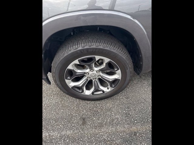 Used 2022 RAM 1500 Limited w/ Body Color Bumper Group AWD/4WD image 13