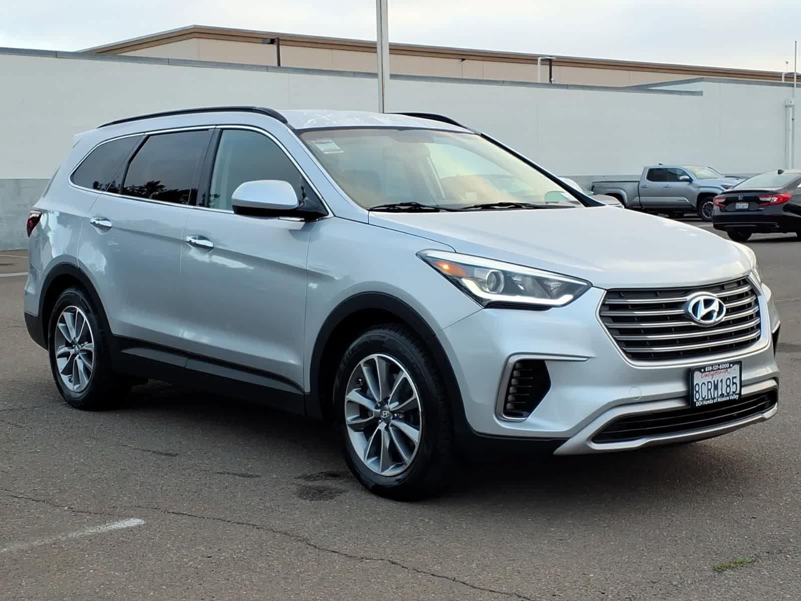 Used 2018 Hyundai Santa Fe SE FWD image 3