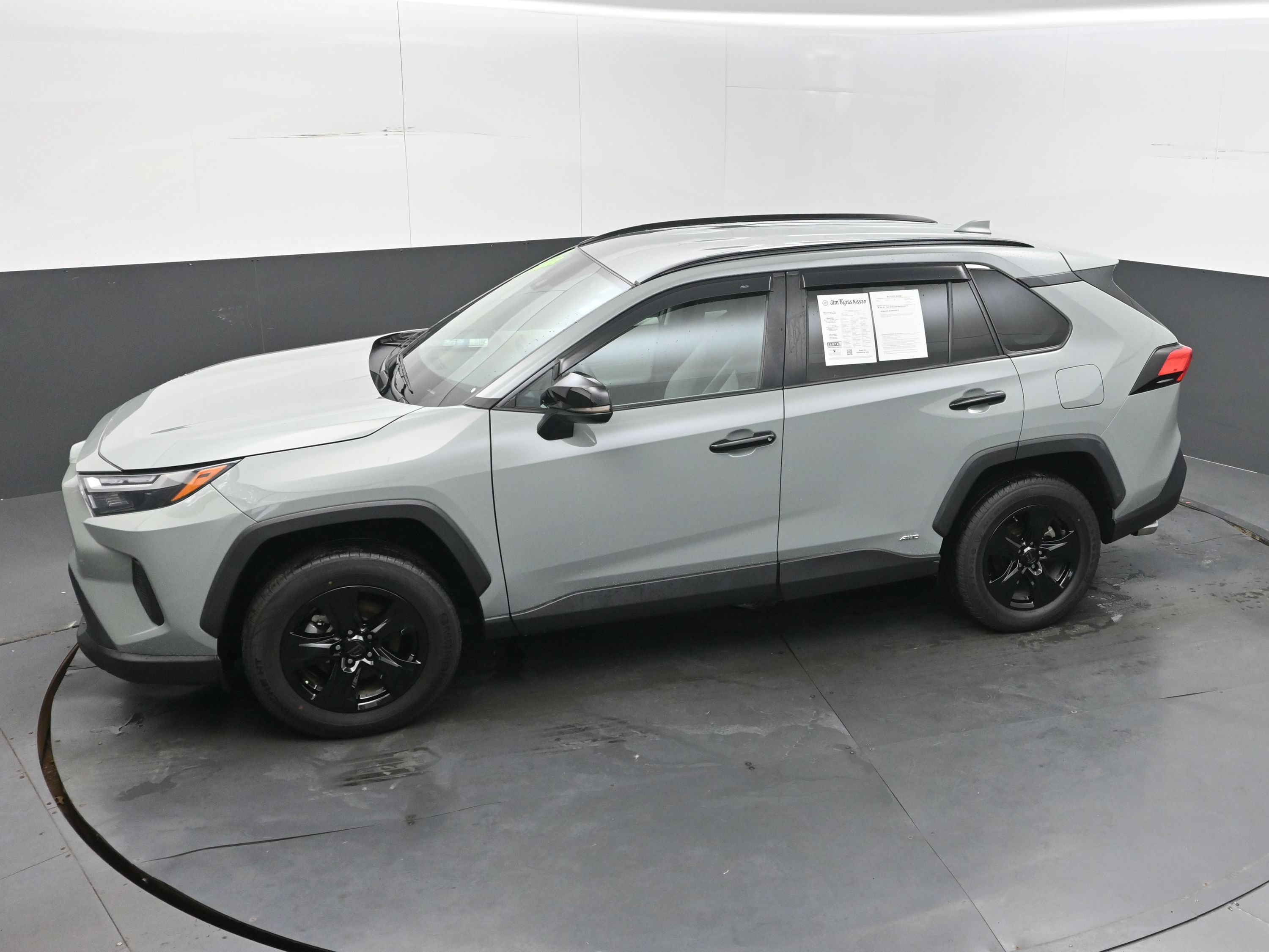 Used 2022 Toyota RAV4 XLE AWD/4WD image 34