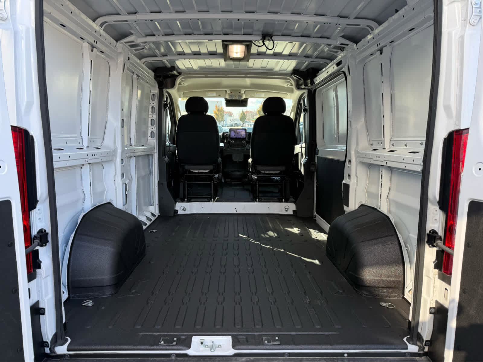New 2026 RAM ProMaster 1500 w/ Premium Convenience Group image 9