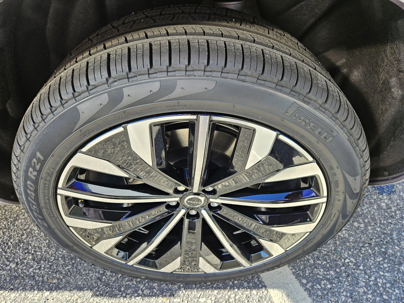 New 2026 Volvo XC90 B6 Ultra w/ Protection Package Premier AWD/4WD image 11