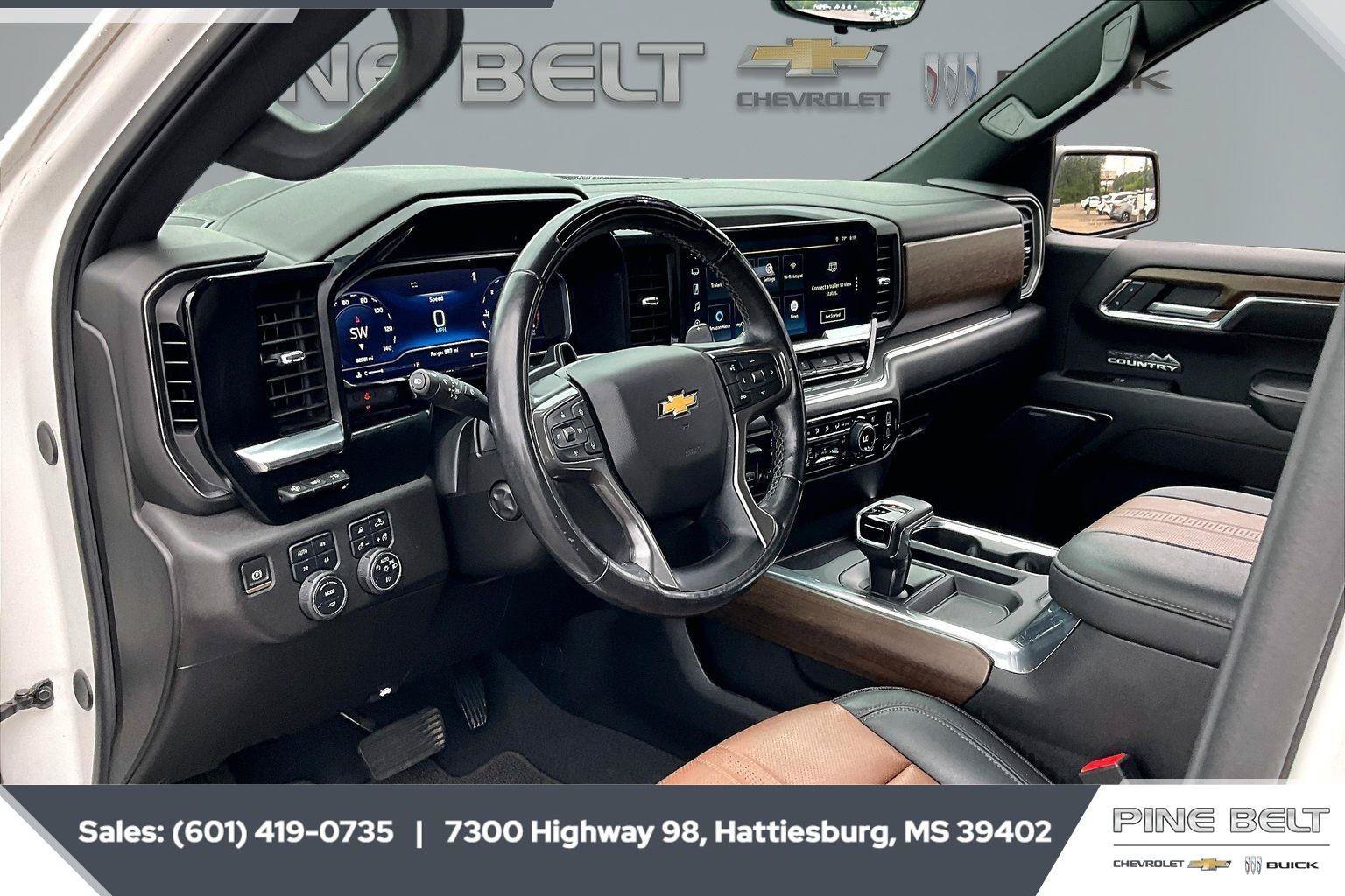 Used 2024 Chevrolet Silverado 1500 High Country w/ Technology Package AWD/4WD image 13