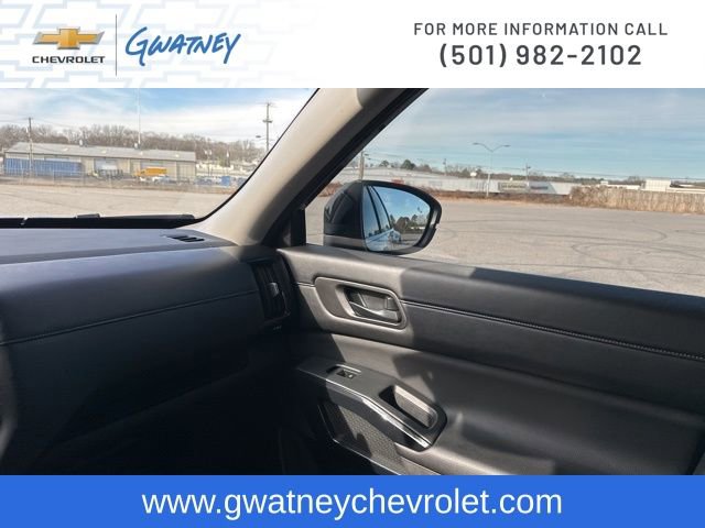 Used 2024 Nissan Pathfinder S image 26