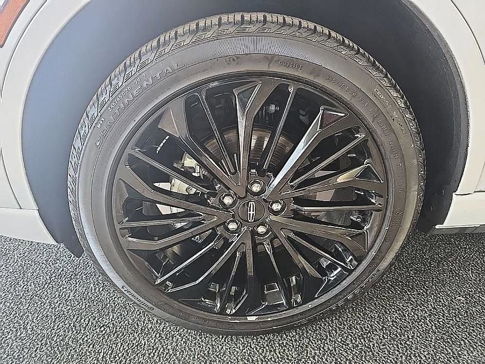 Used 2025 Lincoln Corsair AWD w/ Equipment Group 101A image 45