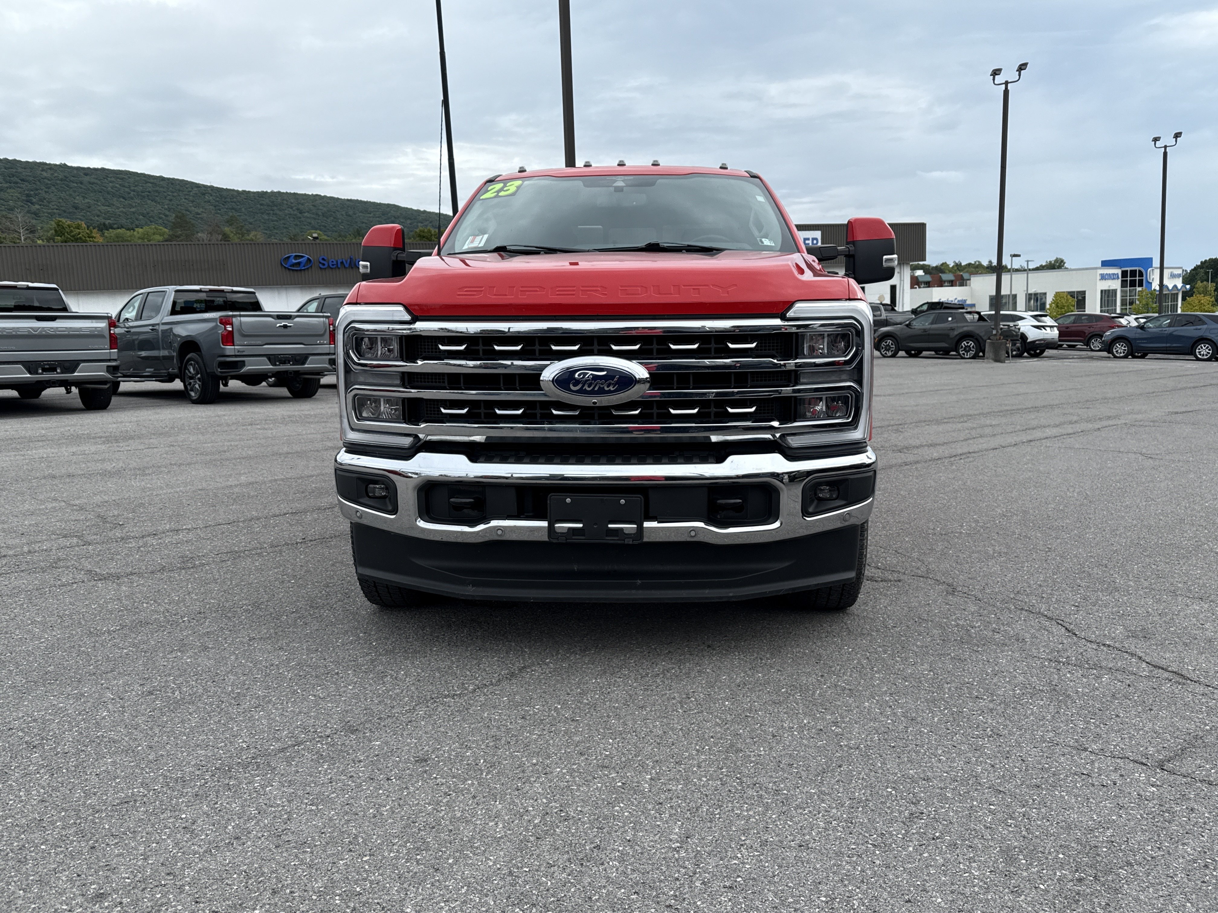Used 2023 Ford F350 Lariat w/ Lariat Ultimate Package AWD/4WD image 9