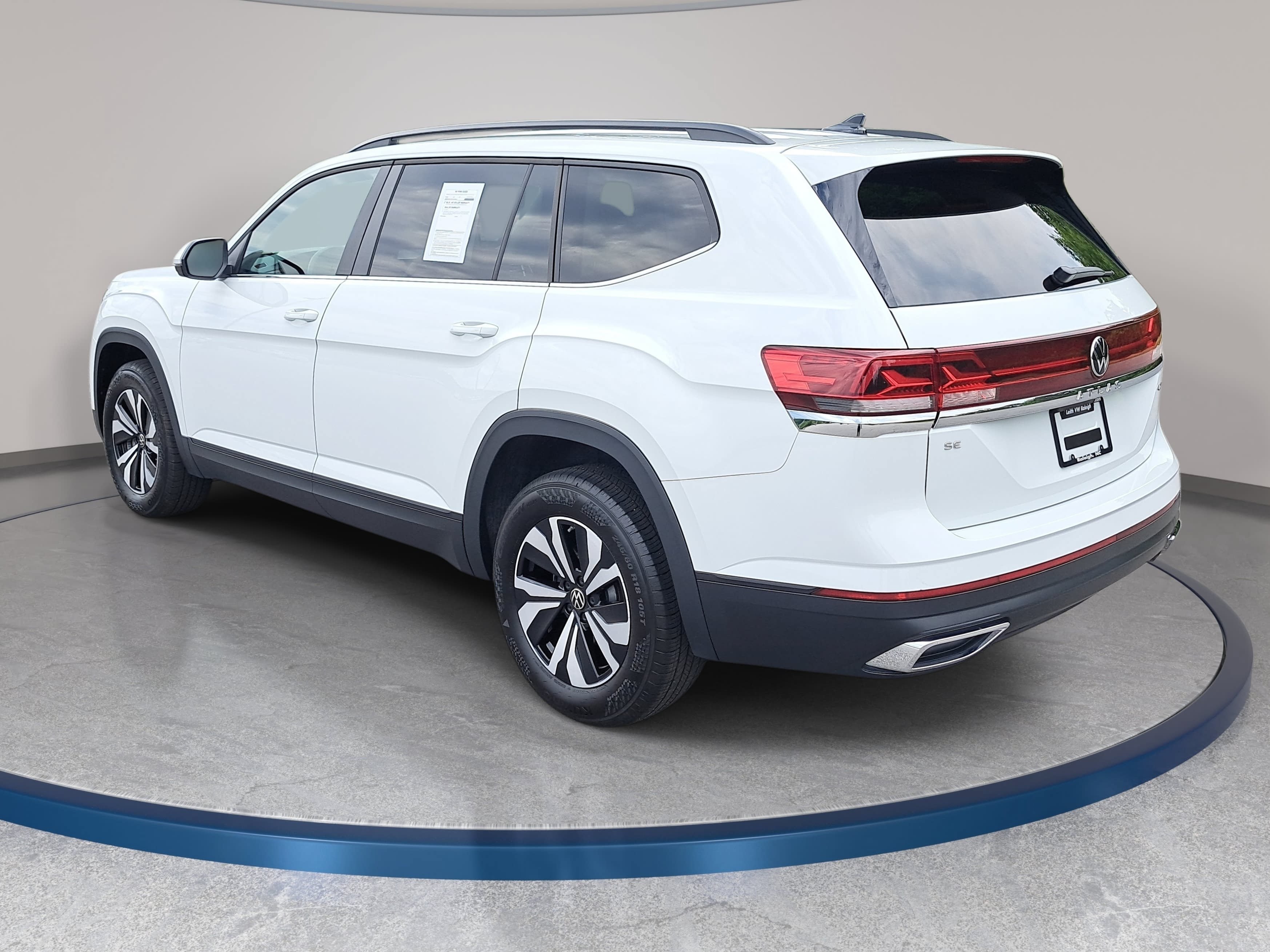 Certified 2025 Volkswagen Atlas SE AWD/4WD image 7